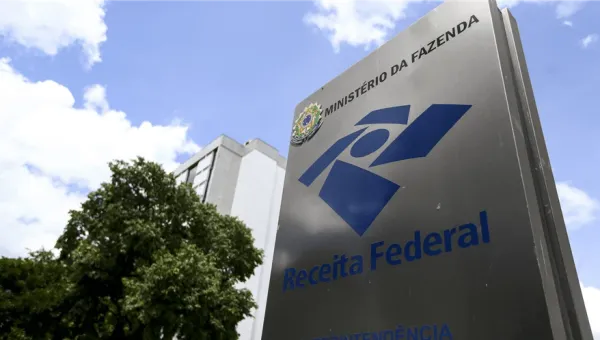 Receita suspende até 1º de abril multas por notas emitidas sem IBS e CBS.