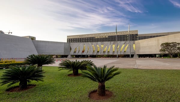 STJ: Cabe à Justiça Federal, não à estadual, citar executado próximo à sua sede